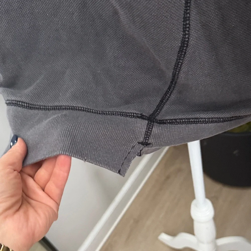 AERIE oversized Gray V-Neck Women's Sweater - Picture 4 of 5